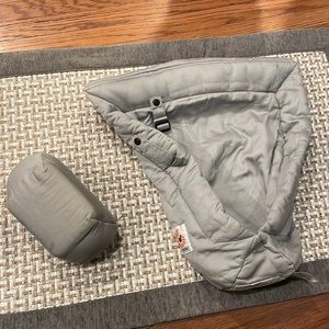 Ergobaby infant Insert in light Gray